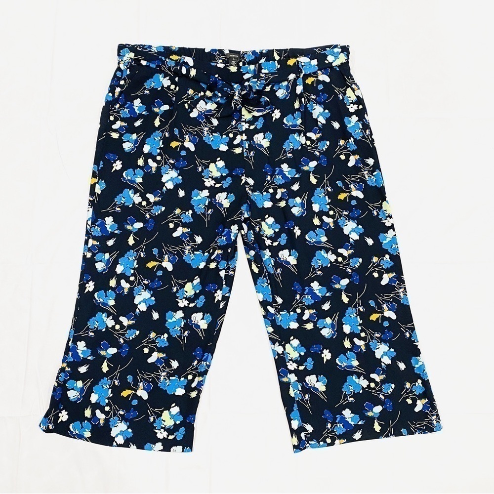 NWOT Halogen Navy Floral Plus Size Tie Waist Wide Leg Crop Capri Pants - Picture 1 of 6